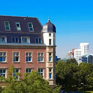 https://the-red-apartments.topcolognehotels.com
